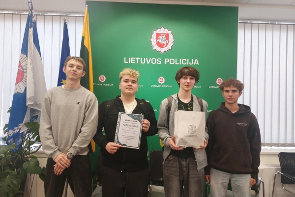 „Laisvės“ gimnazijos komanda – konkurso „Aš ir policija“ nugalėtoja!